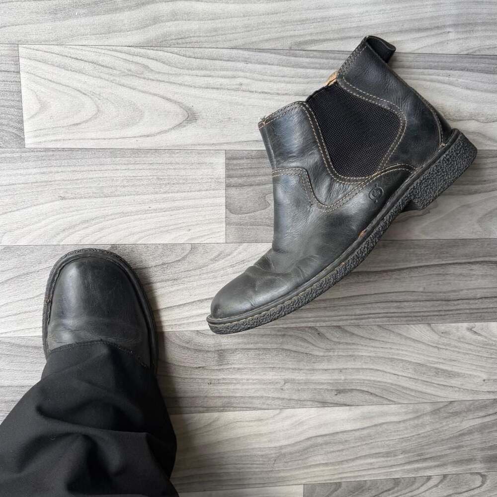 Born M3714 Black Leather Chelsea Boots Size 11.5